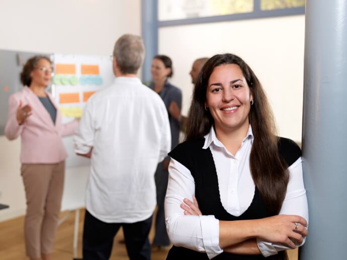 Katharina Stach im Gespräch um psychische Belastungen bei Mitarbeitern zu vermeiden